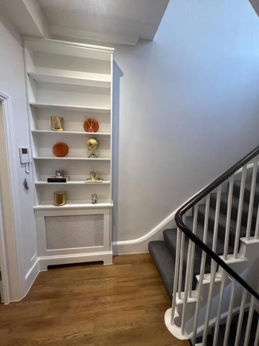 Ferienwohnung Flat In The Heart Of Holland Park London Exterior foto